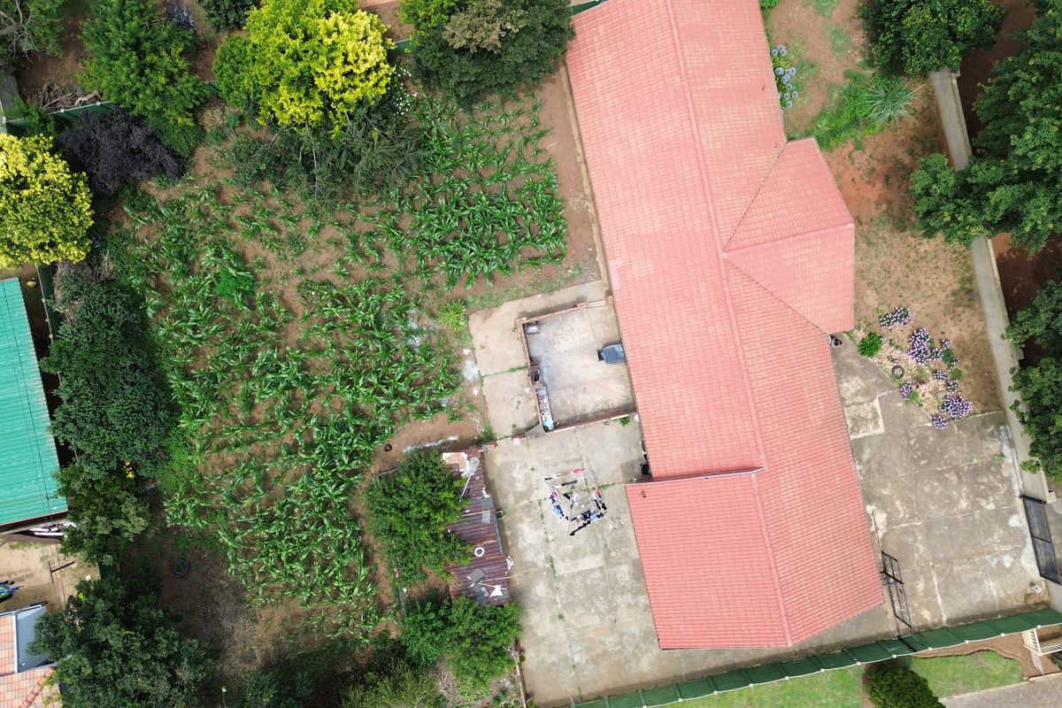 Low Maintenance 3 bedroom semi face brick House For Sale In Bergsig - Photo 4