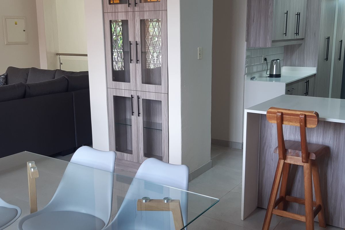 Brand, Spanking New - Photo 2