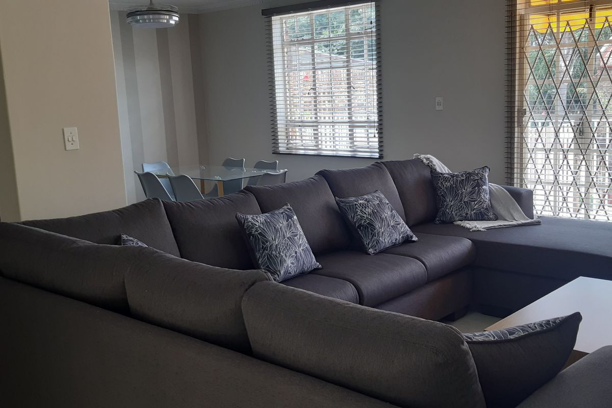 Brand, Spanking New - Photo 4