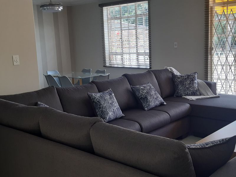 Brand, Spanking New - Photo 4