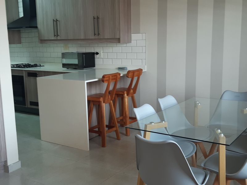 Brand, Spanking New - Photo 6