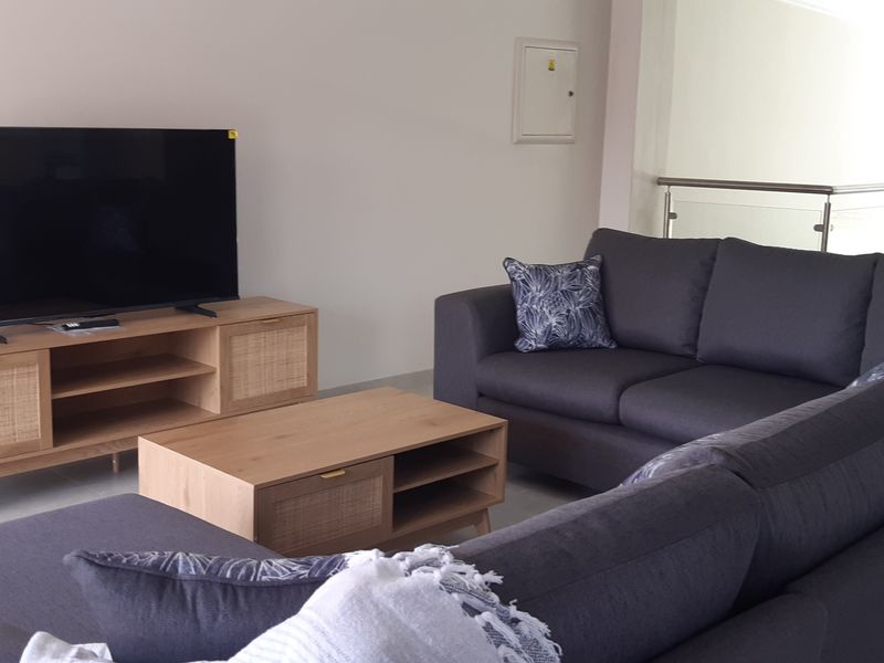 Brand, Spanking New - Photo 5