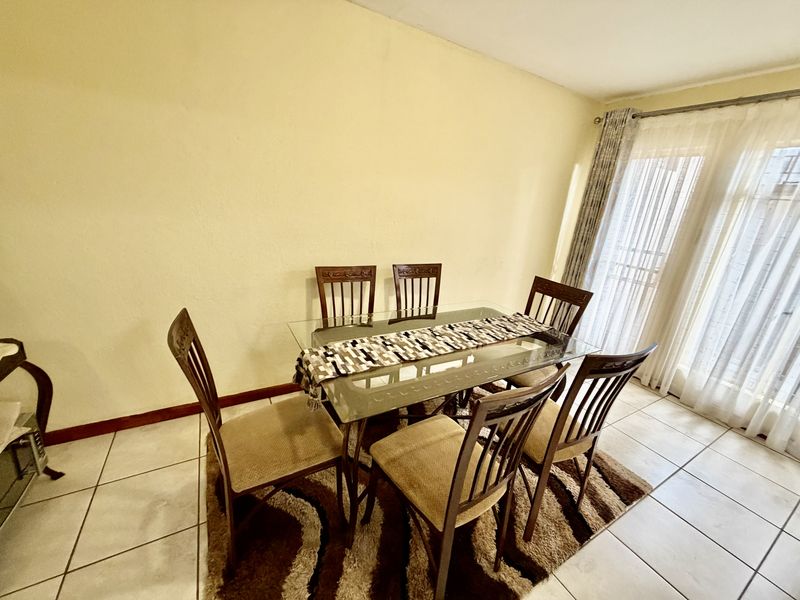 Spacious 3 bedroom townhouse for sale ,in Louis Trichardt. - Photo 7