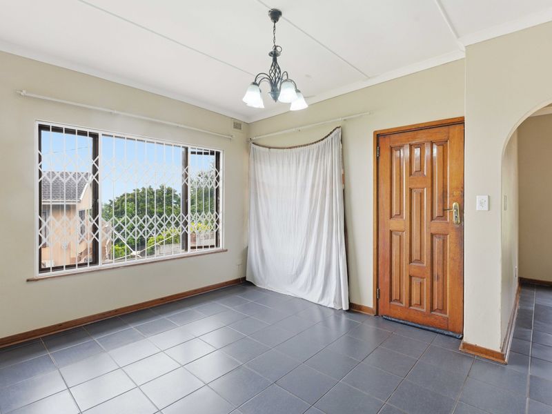 Neat 3 Bedroom Home for Sale – Isipingo Rail (Malabar Hill) - Photo 8