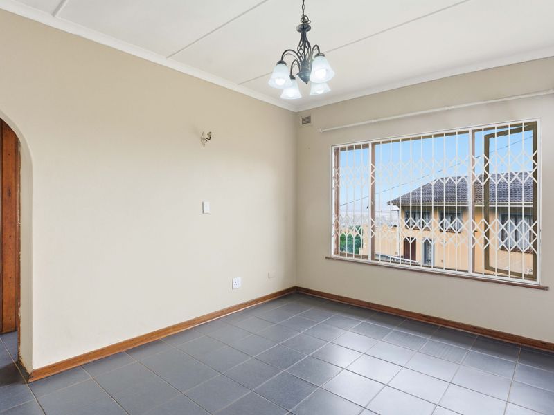 Neat 3 Bedroom Home for Sale – Isipingo Rail (Malabar Hill) - Photo 9