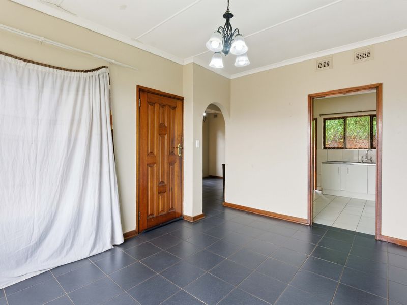 Neat 3 Bedroom Home for Sale – Isipingo Rail (Malabar Hill) - Photo 7