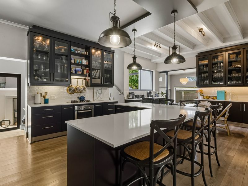 Somerset West Living Perfected! - Photo 8