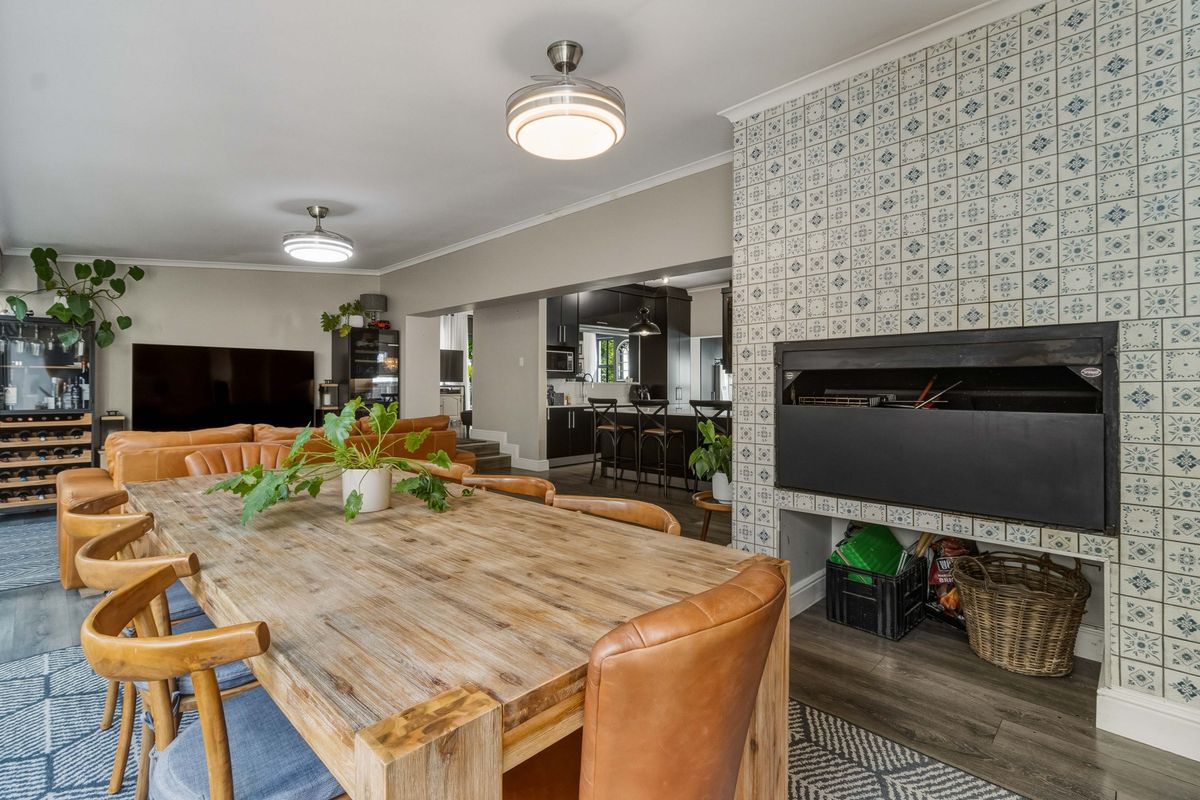 Somerset West Living Perfected! - Photo 3