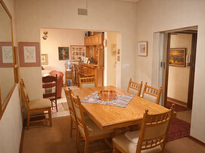 Charming 3-Bedroom Home for Sale in Florida Lake, Roodepoort - Photo 5