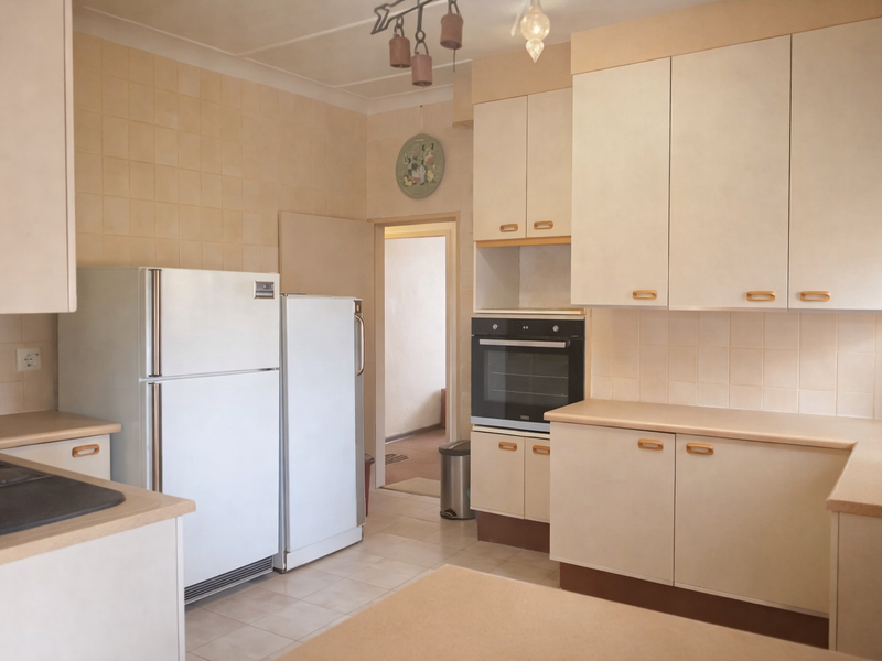 Charming 3-Bedroom Home for Sale in Florida Lake, Roodepoort - Photo 2