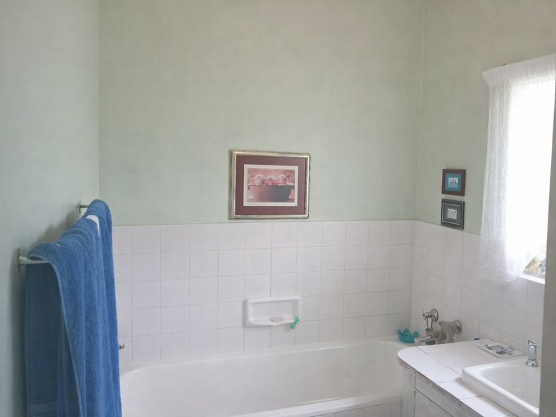 Charming 3-Bedroom Home for Sale in Florida Lake, Roodepoort - Photo 10