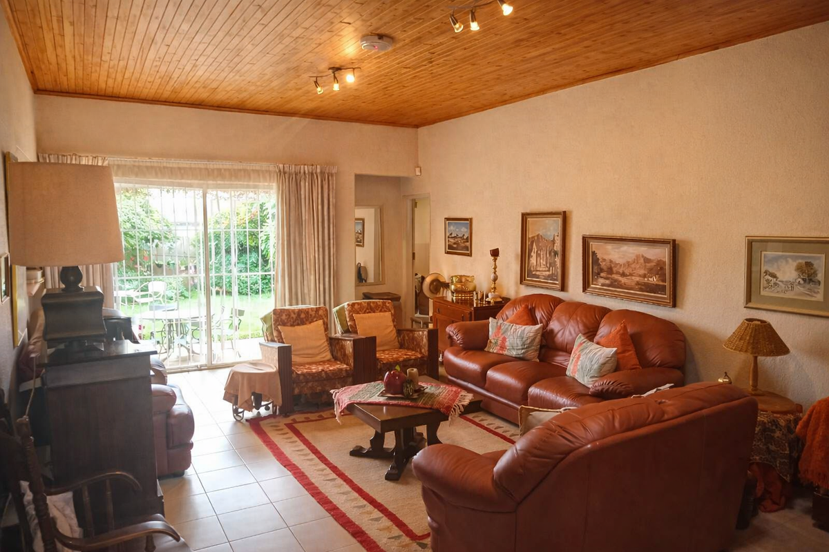 Charming 3-Bedroom Home for Sale in Florida Lake, Roodepoort - Photo 3