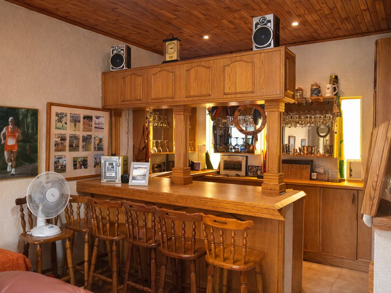 Charming 3-Bedroom Home for Sale in Florida Lake, Roodepoort - Photo 6