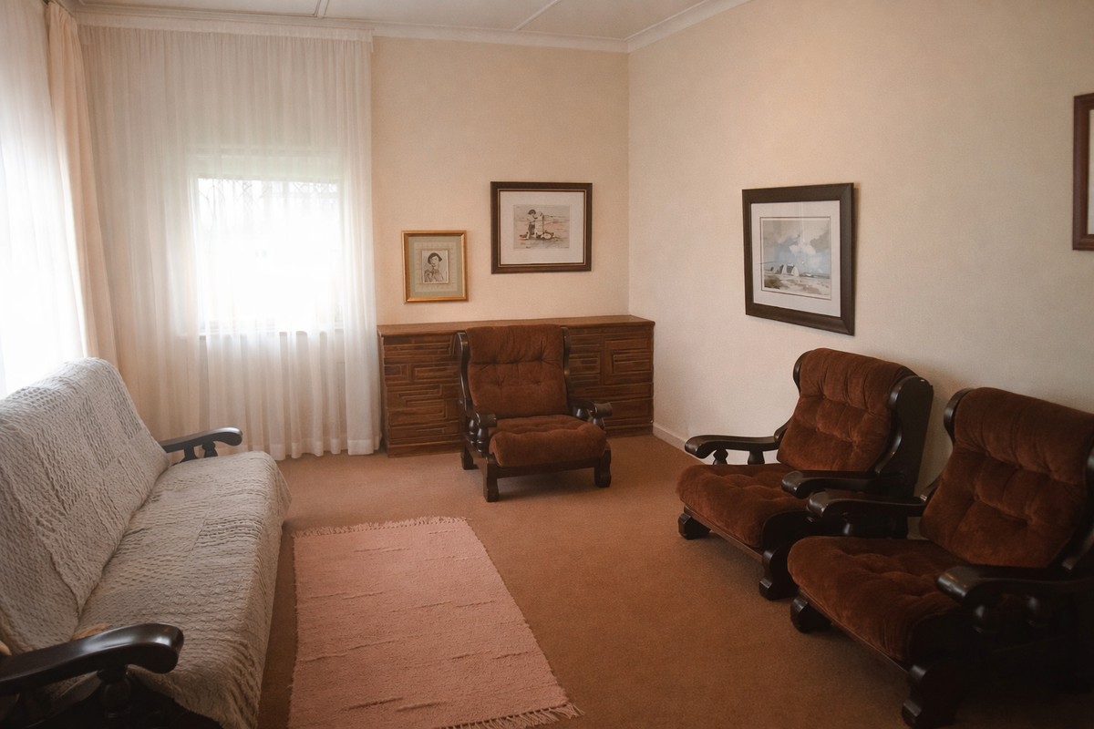 Charming 3-Bedroom Home for Sale in Florida Lake, Roodepoort - Photo 4