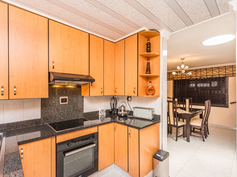 Meadowlands Ext 12 Mansion For Sale - Photo 4