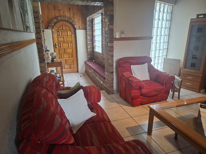 Your Garden Paradise Awaits - Beautifully Landscaped Family Home.aped - Photo 5