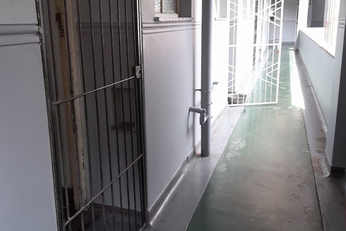 Neat  Apartment - Photo 3