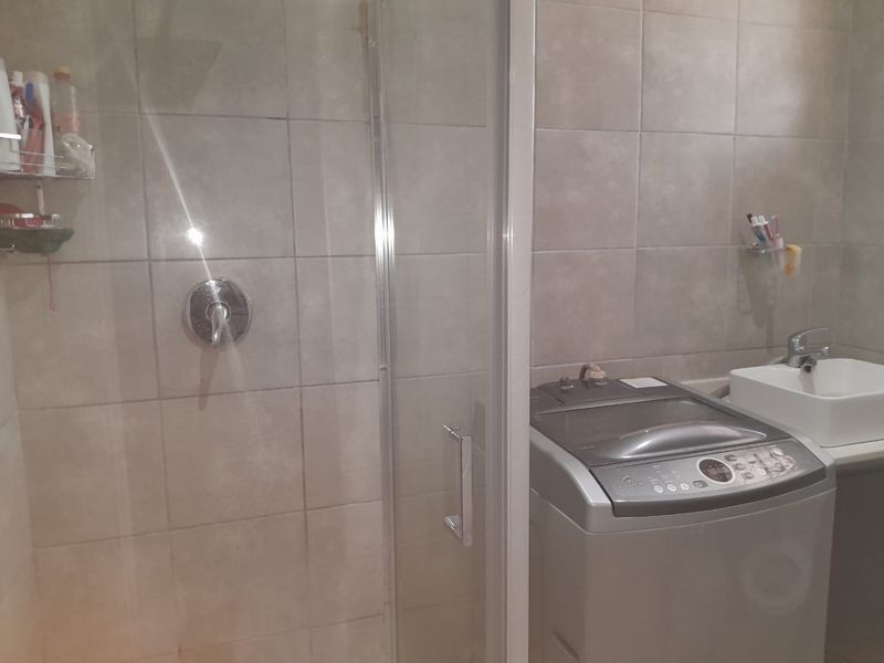 Neat  Apartment - Photo 9