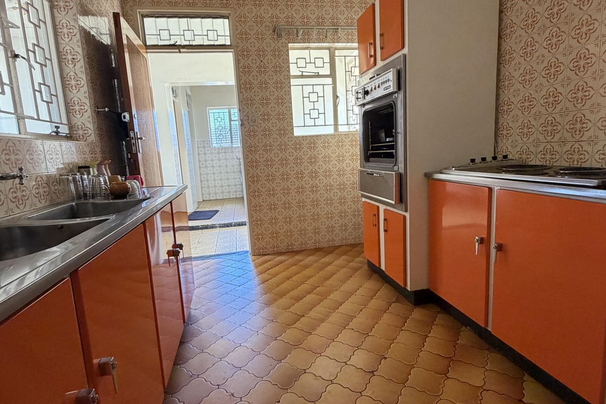 Elegant 4-Bedroom Double-Storey Home with Generous Living Spaces - Photo 5