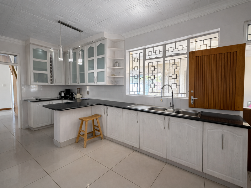 Elegant 4-Bedroom Double-Storey Home with Generous Living Spaces - Photo 4