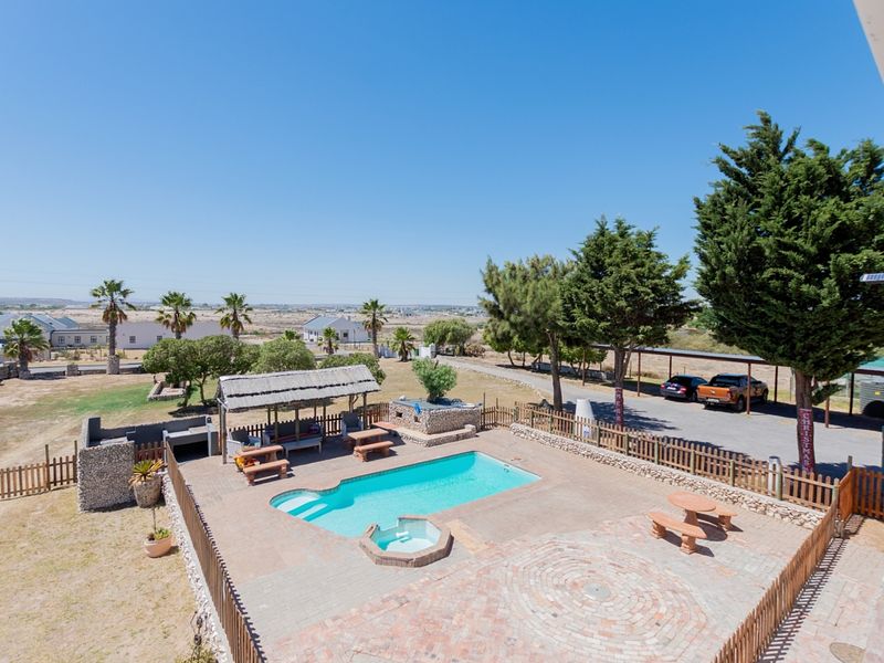 Country Estate Living with Exceptional Space and Privacy - Photo 5