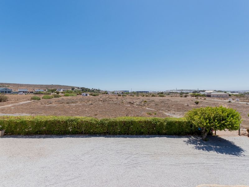 Country Estate Living with Exceptional Space and Privacy - Photo 6