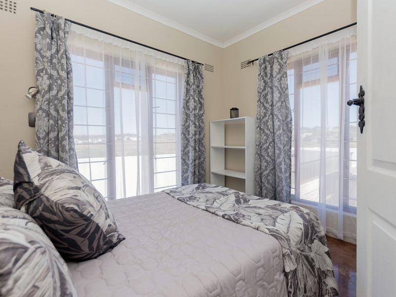 Country Estate Living with Exceptional Space and Privacy - Photo 10