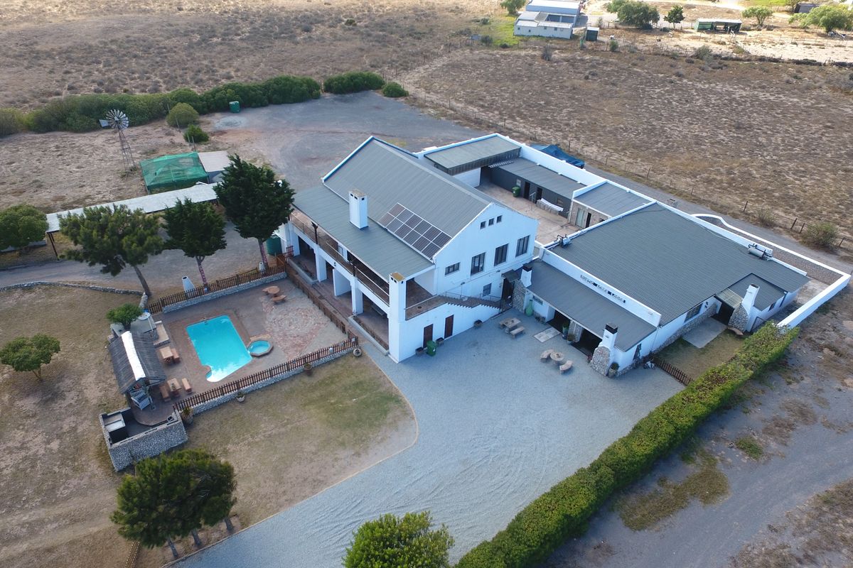 Country Estate Living with Exceptional Space and Privacy - Photo 2