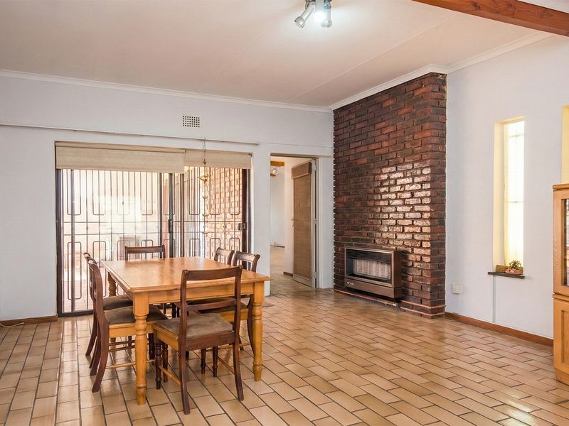 Spacious, Pristine Family Home in Prime Helderkruin Location - Photo 6