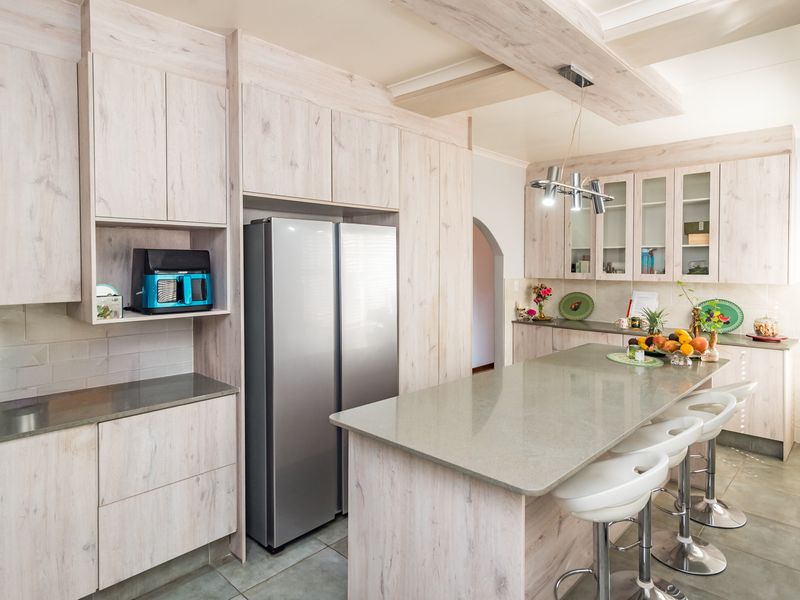 Spacious, Pristine Family Home in Prime Helderkruin Location - Photo 3