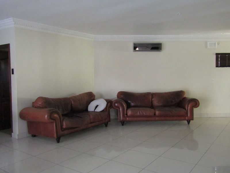 Modern Freestanding Family Home - Photo 3