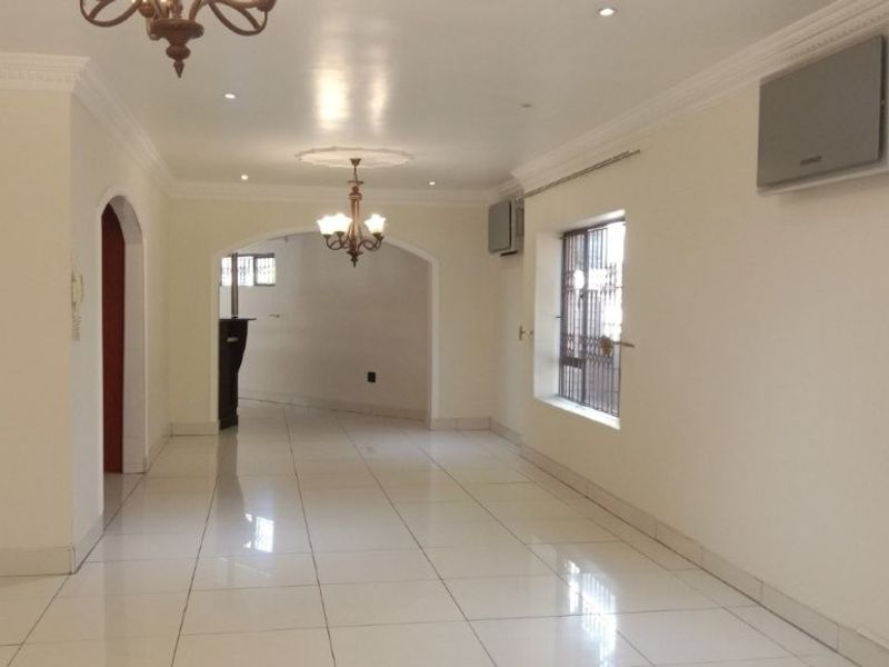 Modern Freestanding Family Home - Photo 8