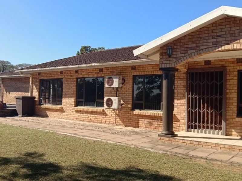 Modern Freestanding Family Home - Photo 2