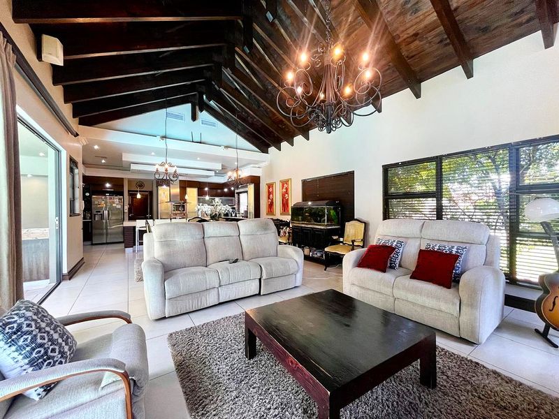 Expansive Family Home - Photo 8