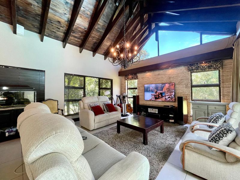 Expansive Family Home - Photo 7