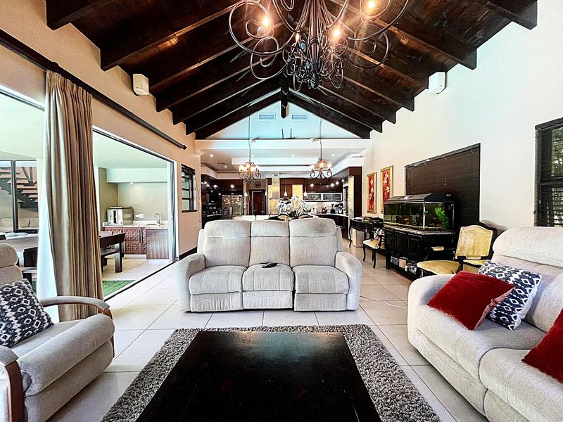 Expansive Family Home - Photo 5