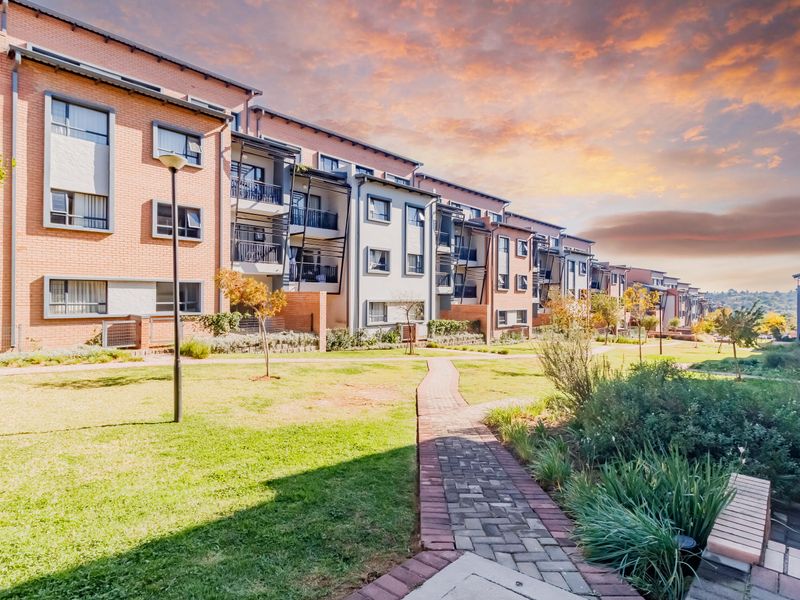 2 Bed 2 Bath Modern Unit on 2nd Floor - Photo 2