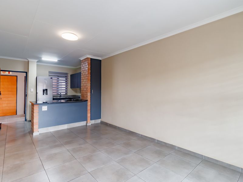 2 Bed 2 Bath Modern Unit on 2nd Floor - Photo 5