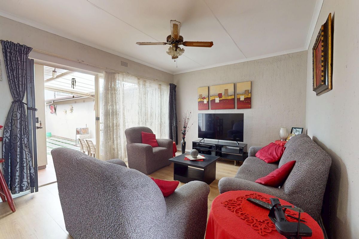 Neat 3-Bedroom Simplex in Secure Lentehof Complex – Pet Friendly! - Photo 5