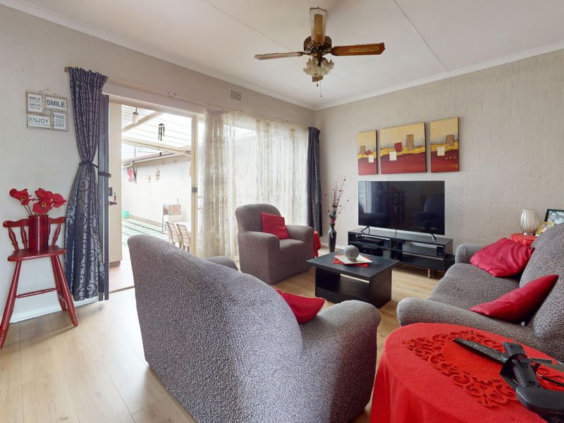 Neat 3-Bedroom Simplex in Secure Lentehof Complex – Pet Friendly! - Photo 4