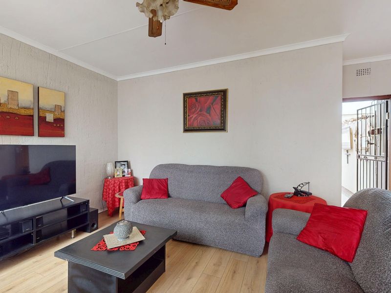 Neat 3-Bedroom Simplex in Secure Lentehof Complex – Pet Friendly! - Photo 2