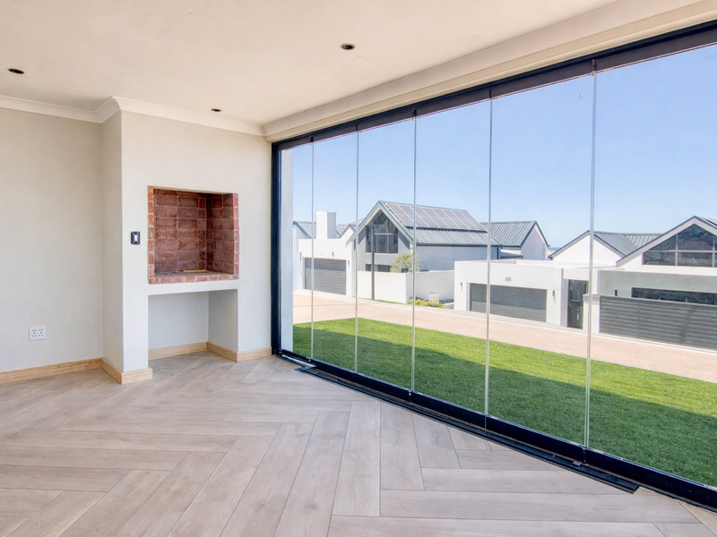 Modern New-Build in Mzuri Estate, Somerset West - Photo 6