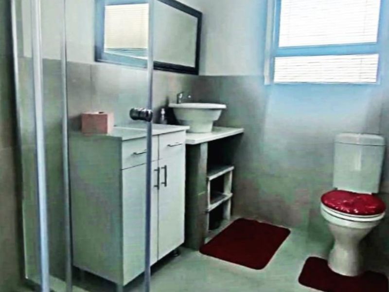 Modern Family Home in Fountains Estate, Jeffreys Bay - Photo 10