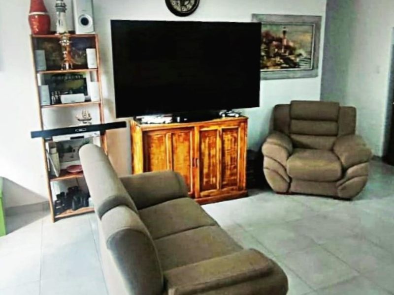 Modern Family Home in Fountains Estate, Jeffreys Bay - Photo 4