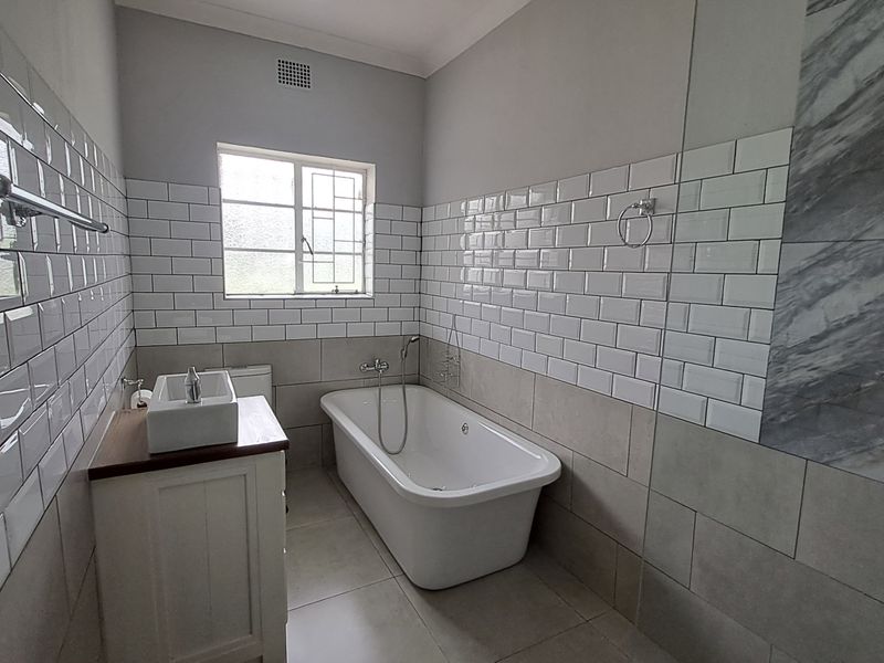 Stylishly Refurbished Family Home in Prime Heidelberg Central - Photo 9