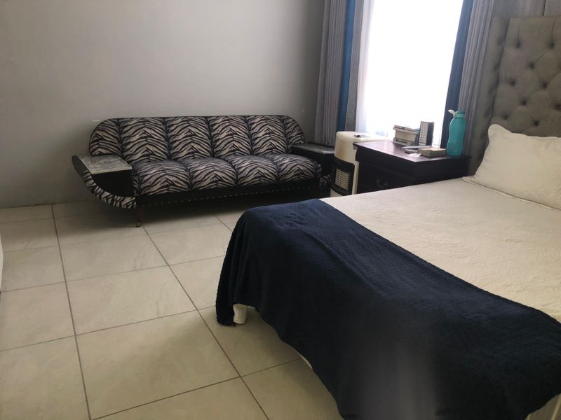 3 bedroom home with Garage and granny flat - Photo 5