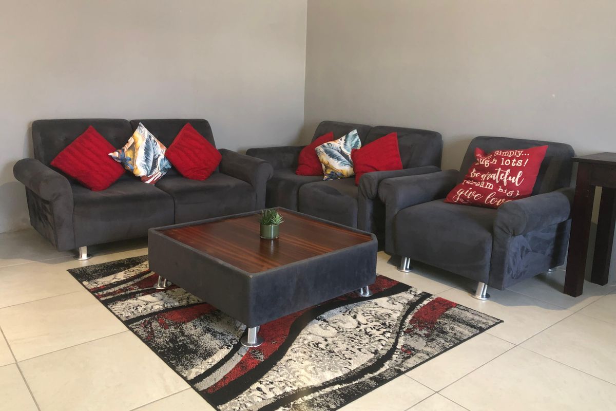 3 bedroom home with Garage and granny flat - Photo 2