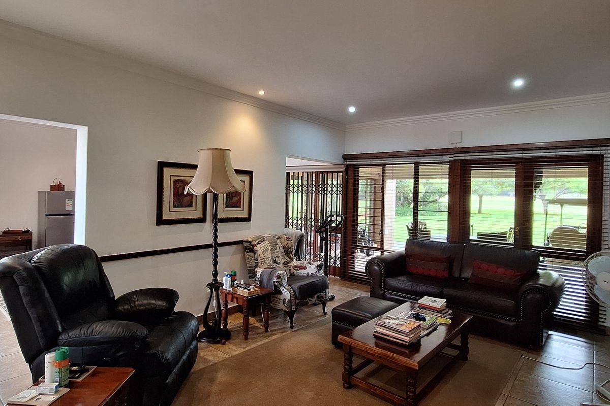 Elegant Golf Estate Living!! - Photo 4