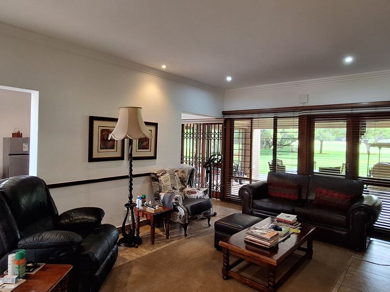 Elegant Golf Estate Living!! - Photo 4