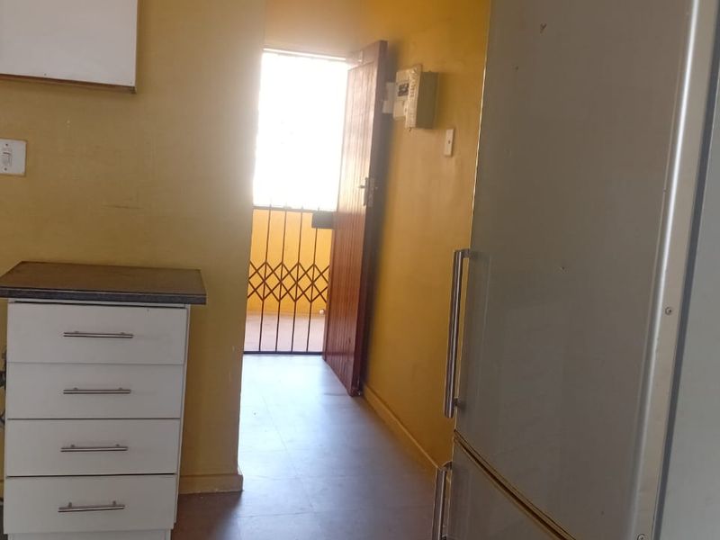 "Modern and Spacious Family Home for Sale in Amalinda Sohco Flats - Photo 5